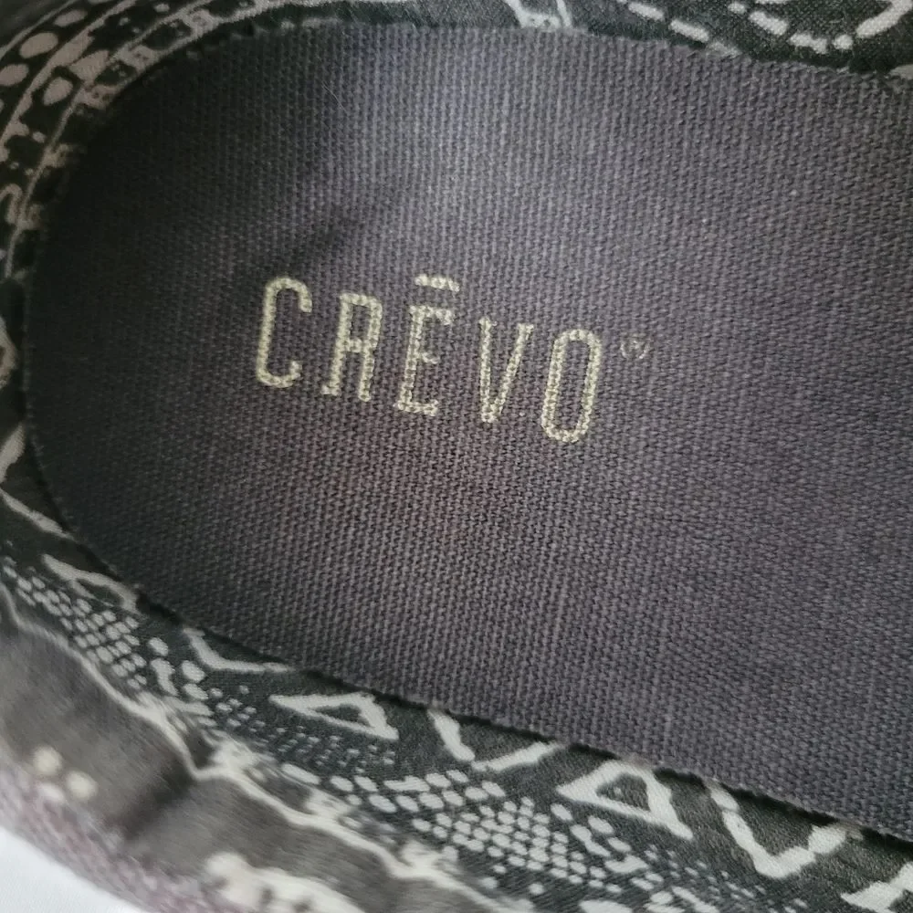 Crevo Size 4 Gray Casual Shoes